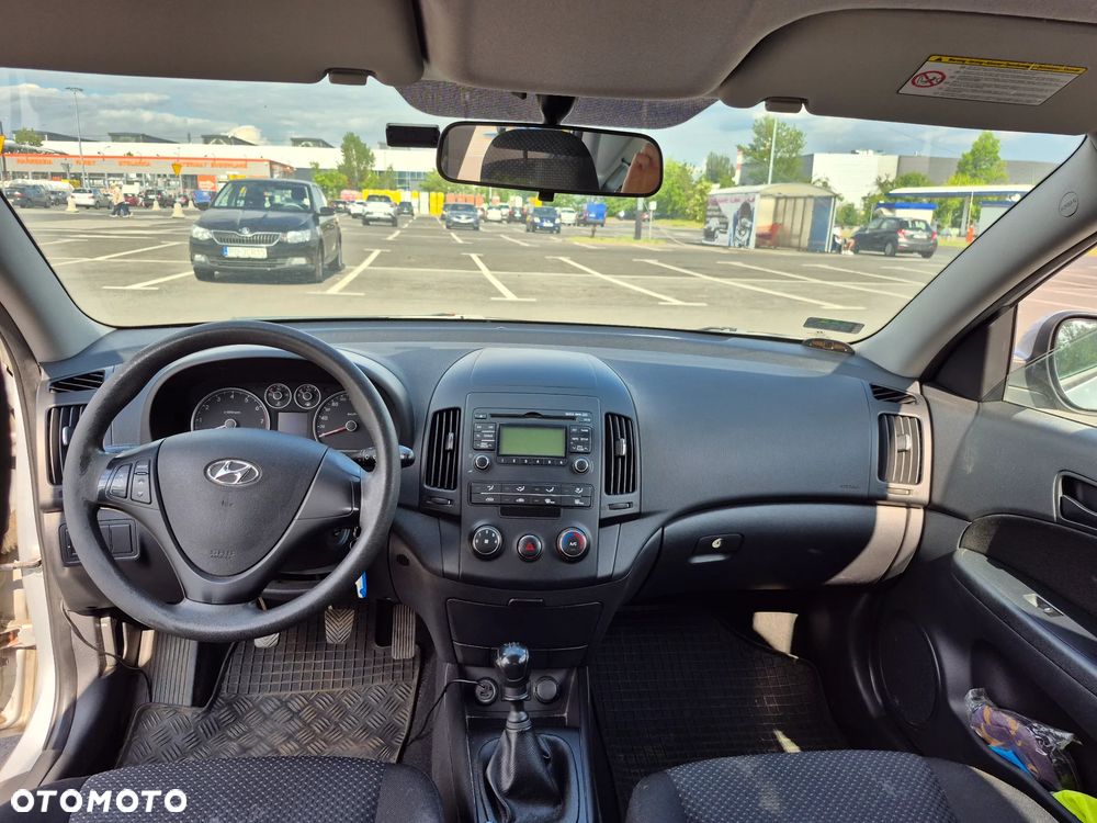Hyundai i30 1.4 Base + - 7