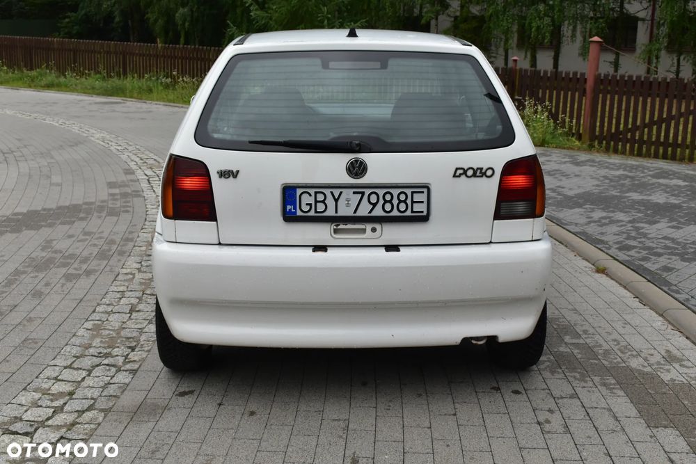 Volkswagen Polo 16V - 10
