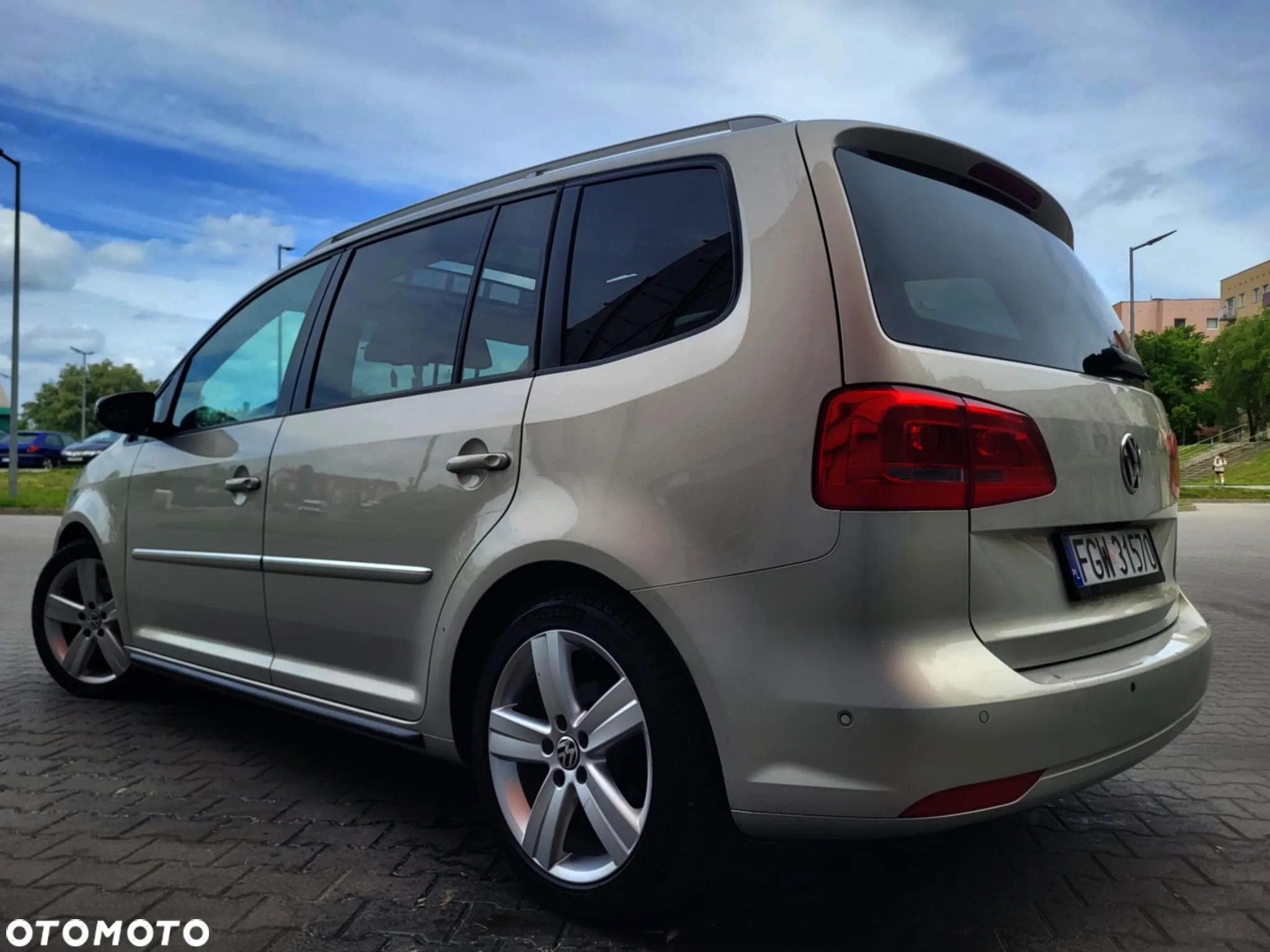 Volkswagen Touran 2.0 TDI DPF DSG Highline - 5