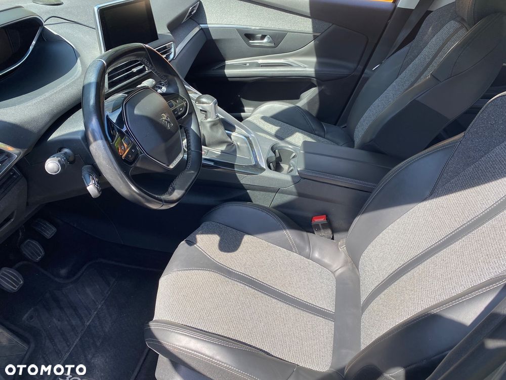Peugeot 3008 1.6 BlueHDi Allure S&S - 18
