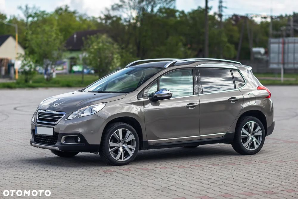 Peugeot 2008 1.2 Pure Tech Style S&S - 5