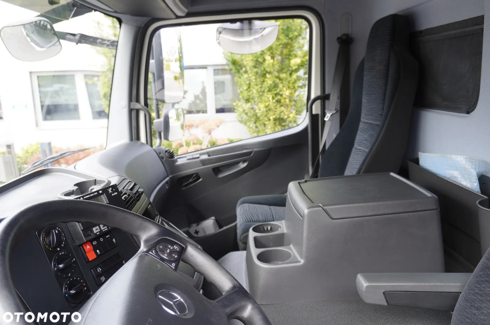 Mercedes-Benz Atego 1530 E6 chłodnia Lamberet 17 palet / ładowność 7t - 13