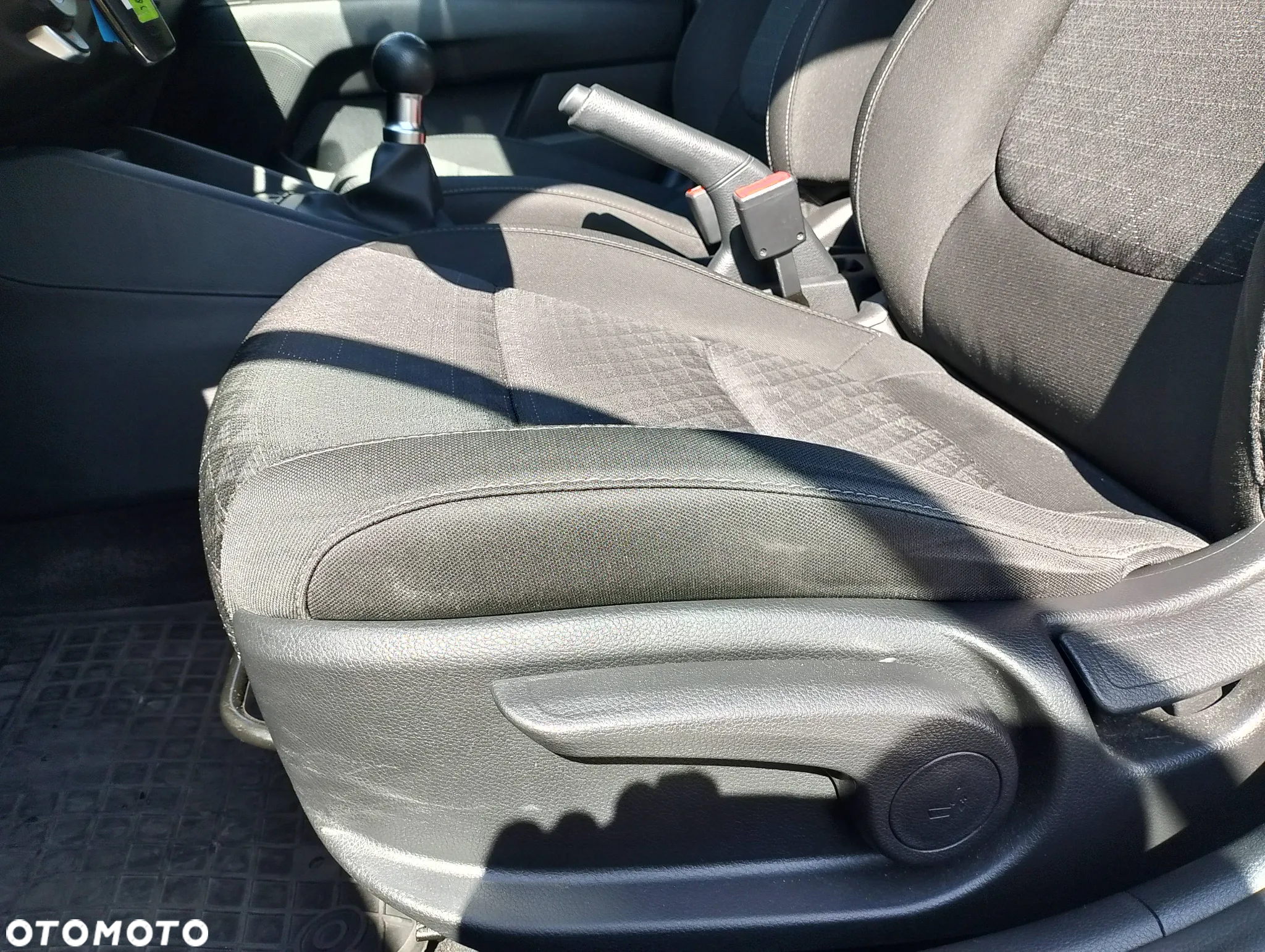 Kia Rio 1.2 M - 29