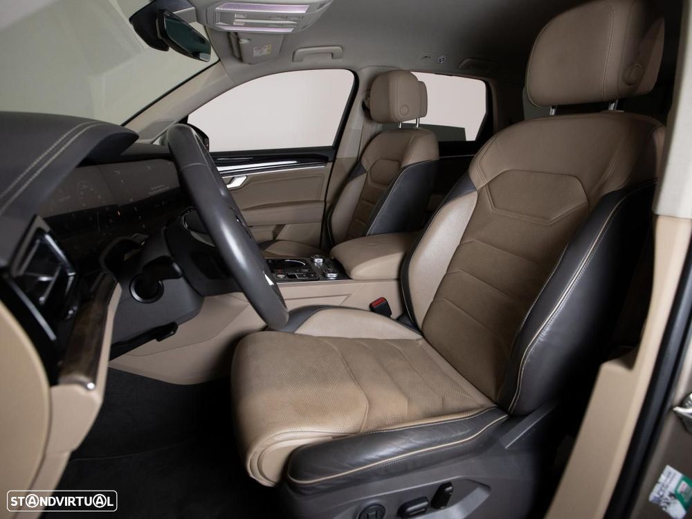VW Touareg 3.0 TDI V6 Elegance Plus - 8