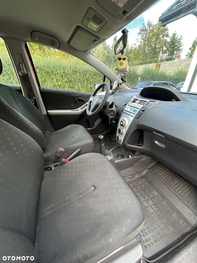 Toyota Yaris - 17