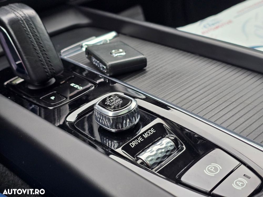 Volvo XC 60 T8 Twin Engine AWD Momentum - 19