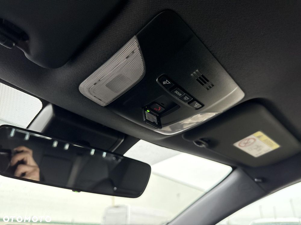 Toyota Corolla 2.0 Hybrid Comfort - 26