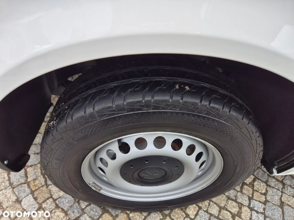 Volkswagen T5 LIFT - 35