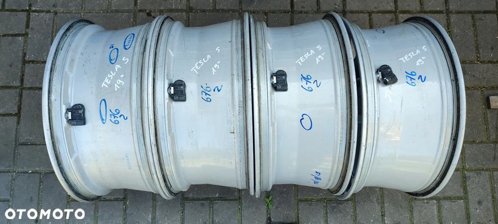 FELGI ALUMINIOWE 600721400D 5x120 8Jx19 CALI ET40 TESLA MODEL S + CZUJNIKI 1 USZKODZONY KOMPLET 4 SZTUKI - 13