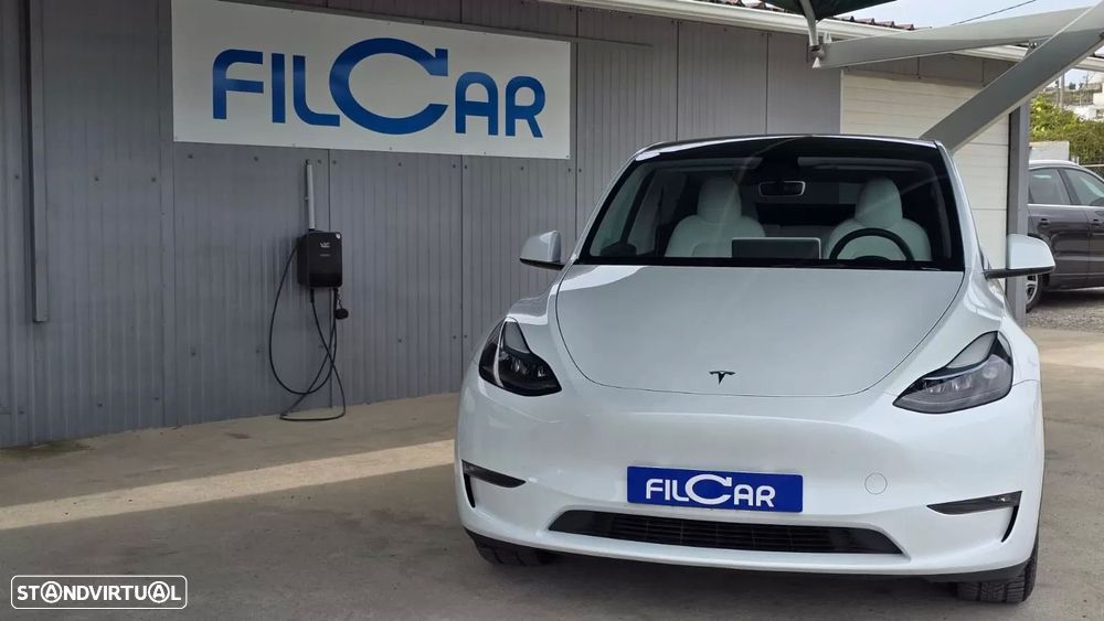 Tesla Model Y Long Range Dual Motor AWD - 9