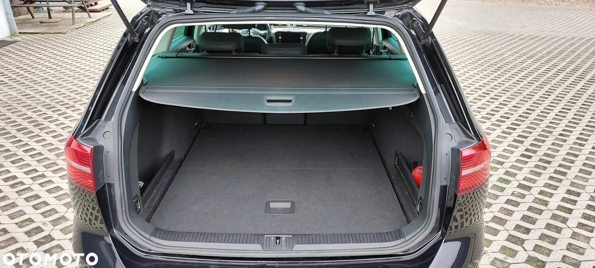 Volkswagen Passat - 32