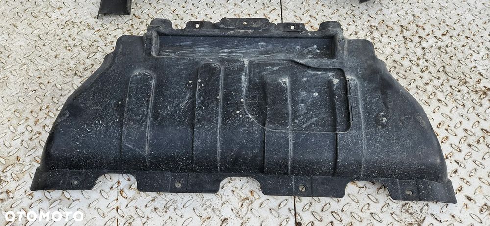 Dodge Durango LIFT 2017- 3.6 V6 SXT  Dolna osłona pod silnika Pokrywa dolna 55079191AE Dolot powietrza Kierownica powietrza 68227829AB - 5