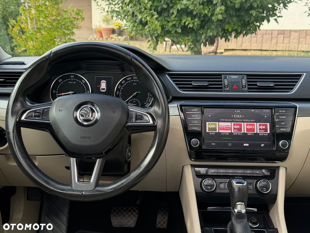 Skoda Superb 2.0 TDI Sportline DSG - 29