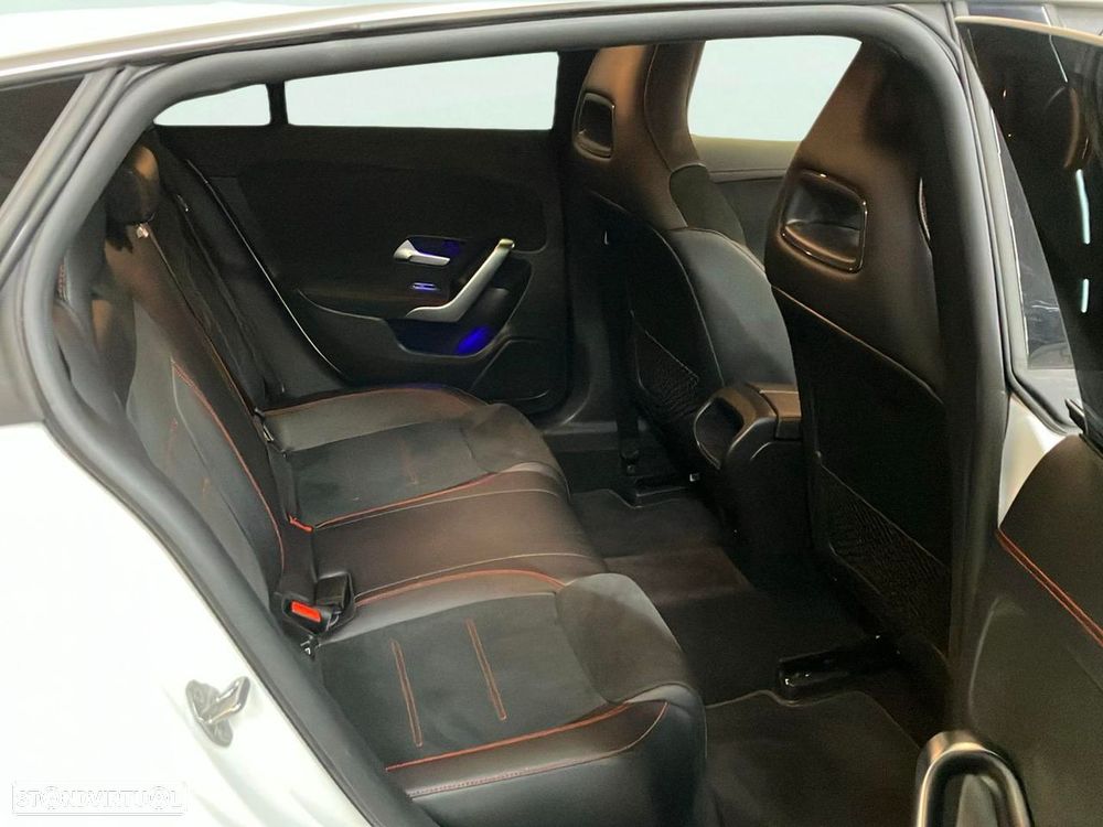 Mercedes-Benz CLA 250 e Shooting Brake AMG Line - 19