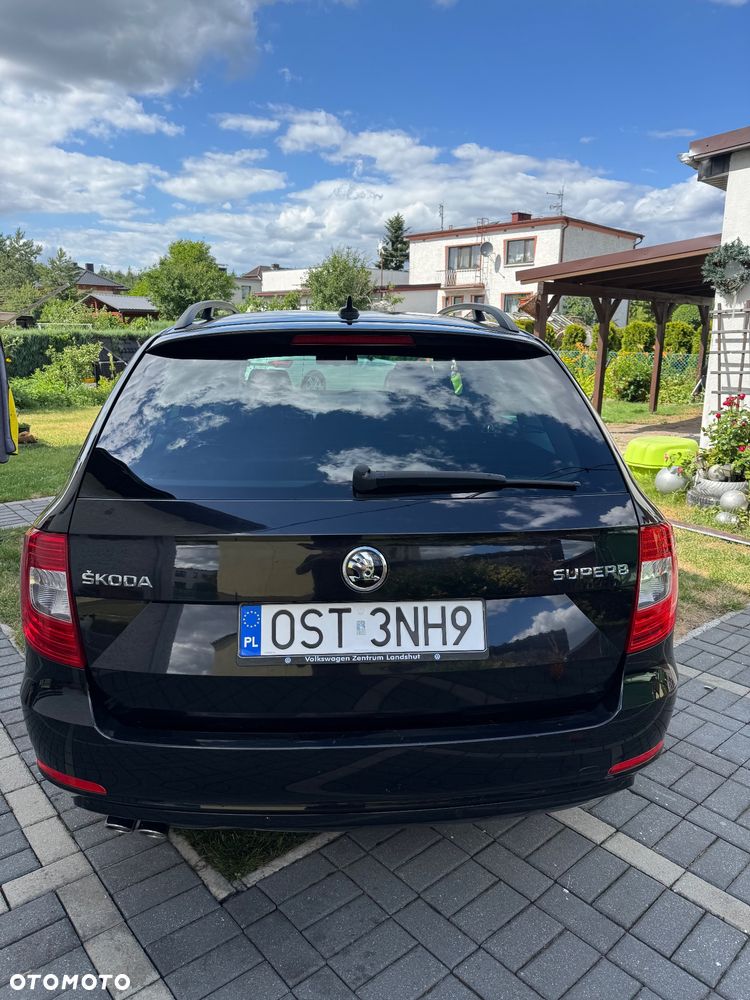 Skoda Superb 2.0 TDI DSG Ambition - 11