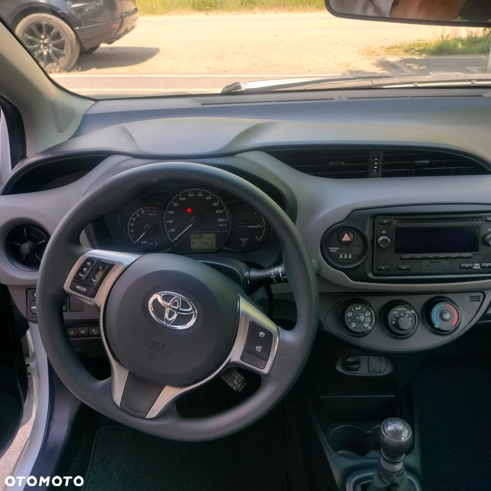 Toyota Yaris 1.5 Active - 12