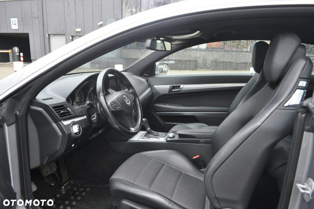 Mercedes-Benz Klasa E 350 CDI BlueEff - 9