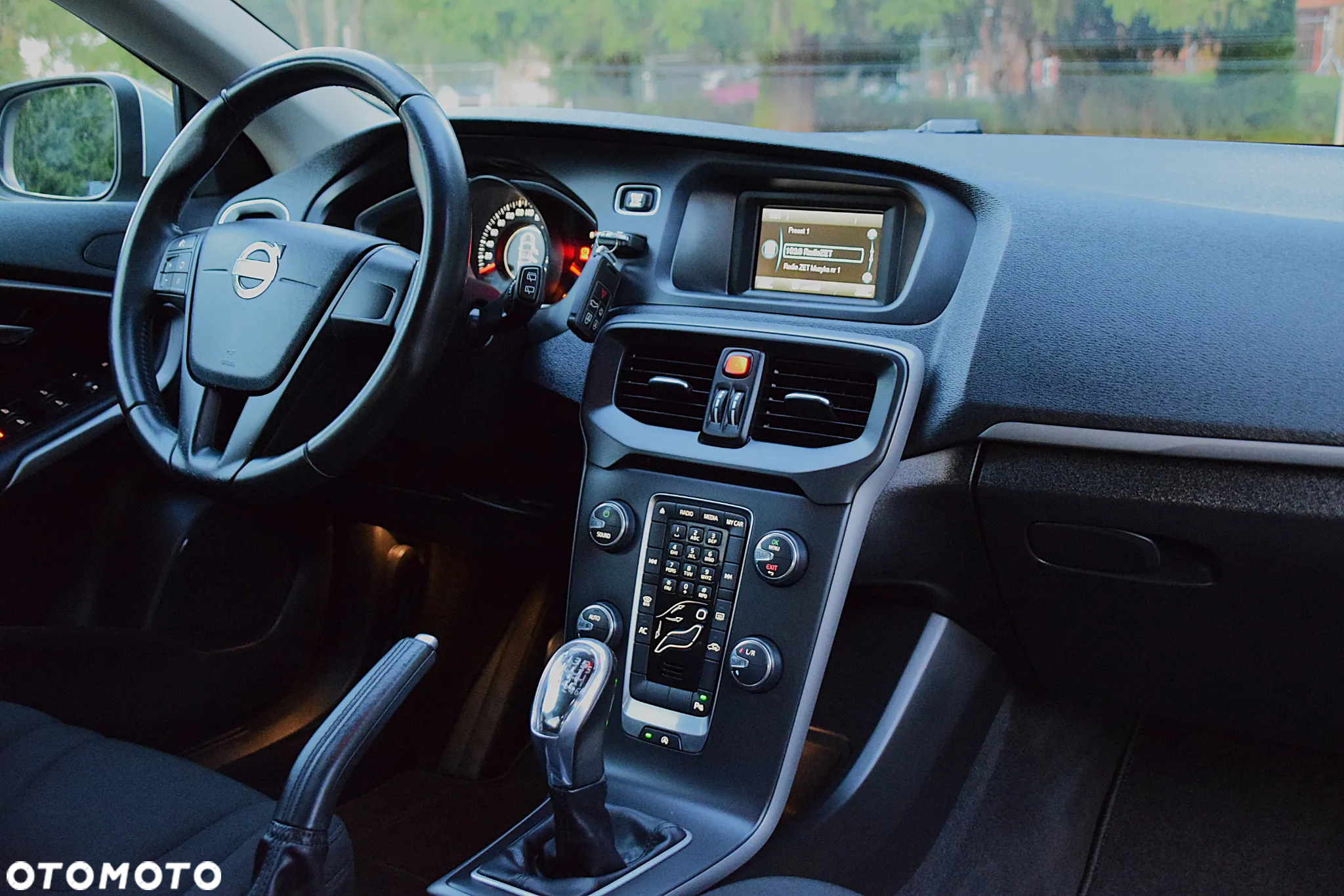 Volvo V40 T3 Momentum - 25