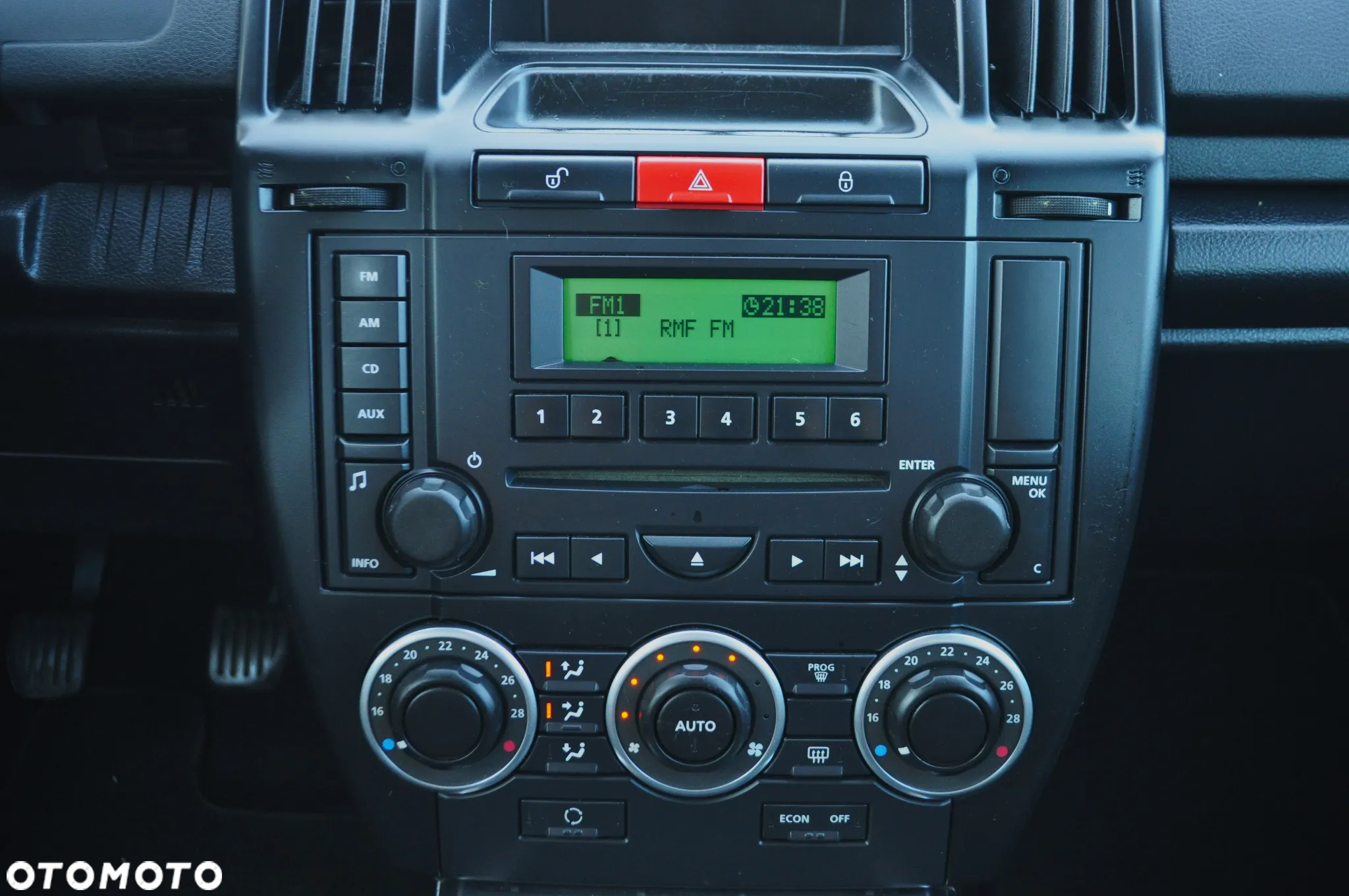 Land Rover Freelander II 2.2TD E - 15