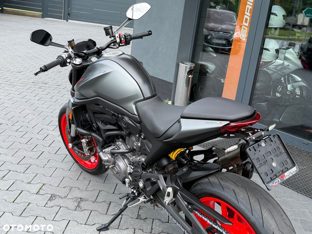 Ducati Monster - 32