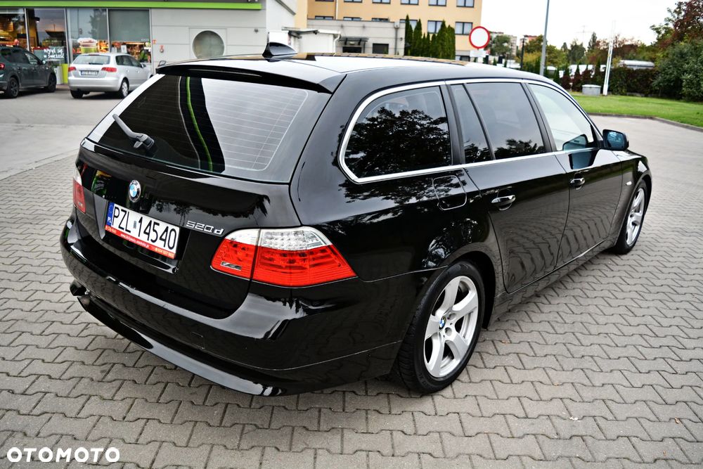 BMW Seria 5 520d Touring - 13