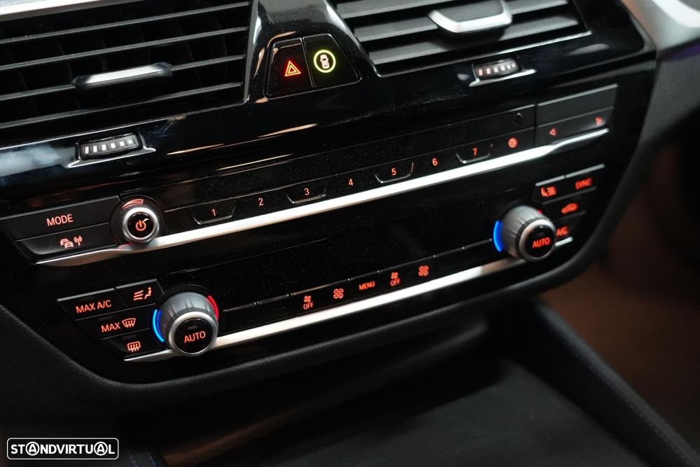 BMW 520 e Pack M - 19