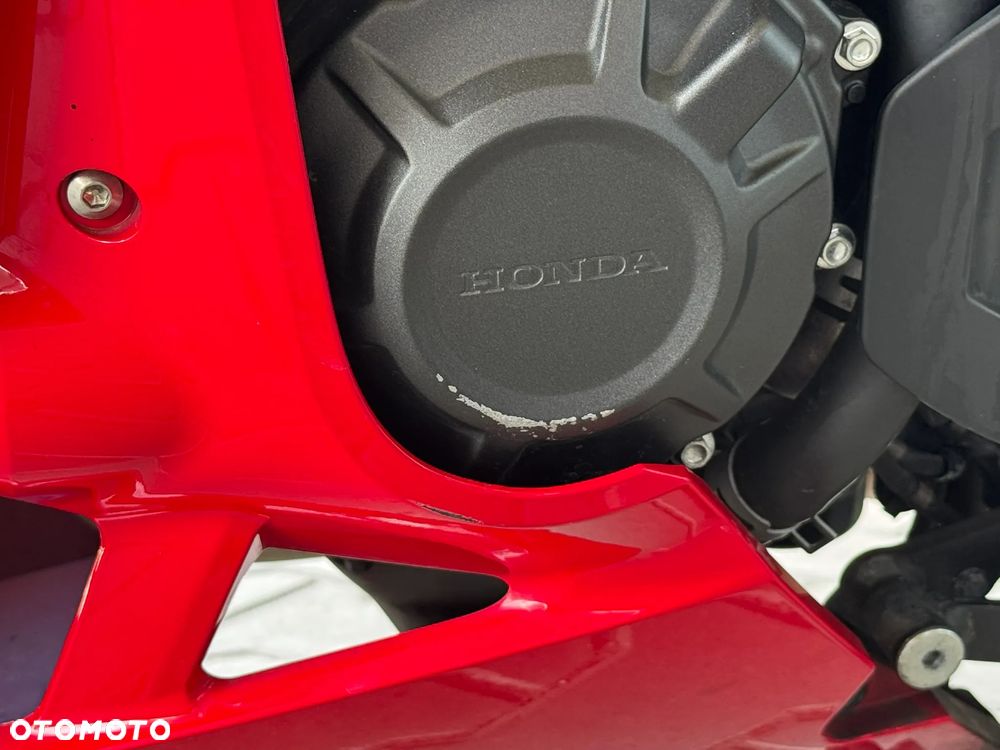 Honda CBR - 9