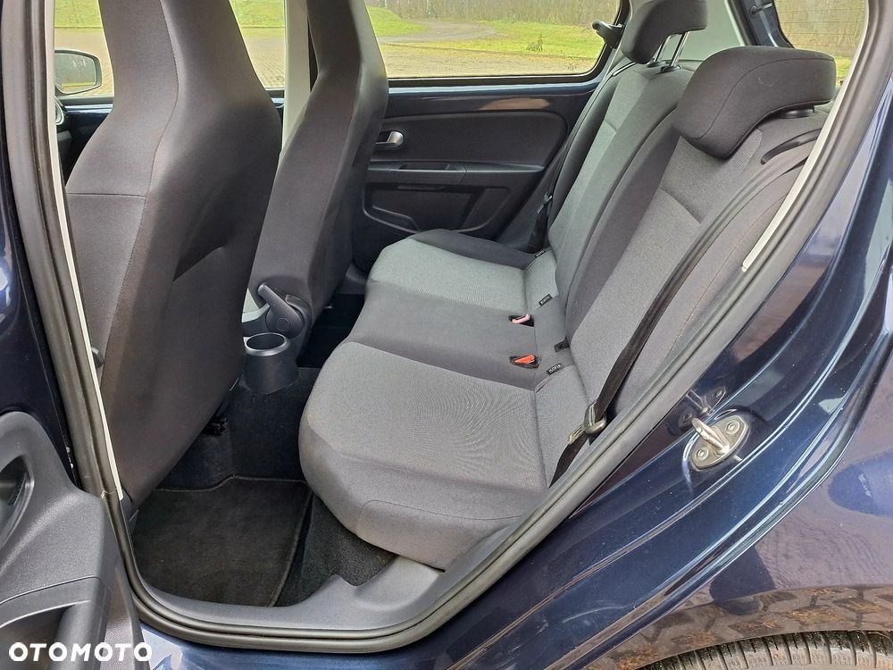 Volkswagen up! United - 18