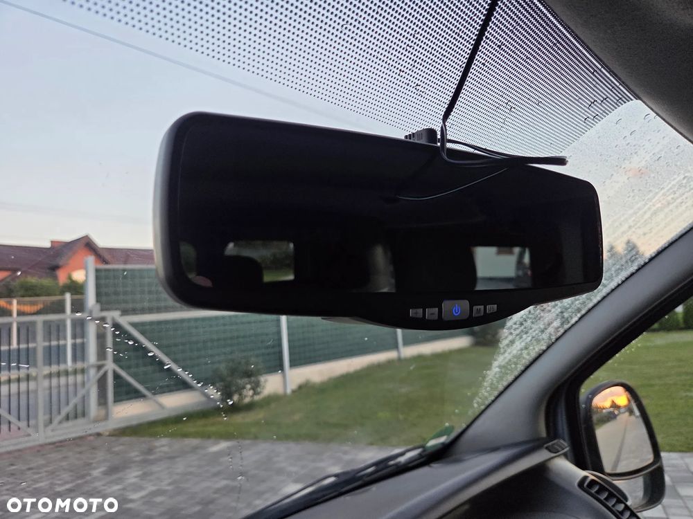 Renault TRAFIC VIVARO LONG KLIMA TEMPOMAT ORYGINAŁ DUBEL KABINA ZADBANY FULL OPCJA DOPOSAŻONY - 13