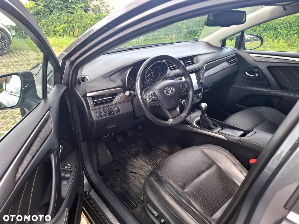 Toyota Avensis - 10