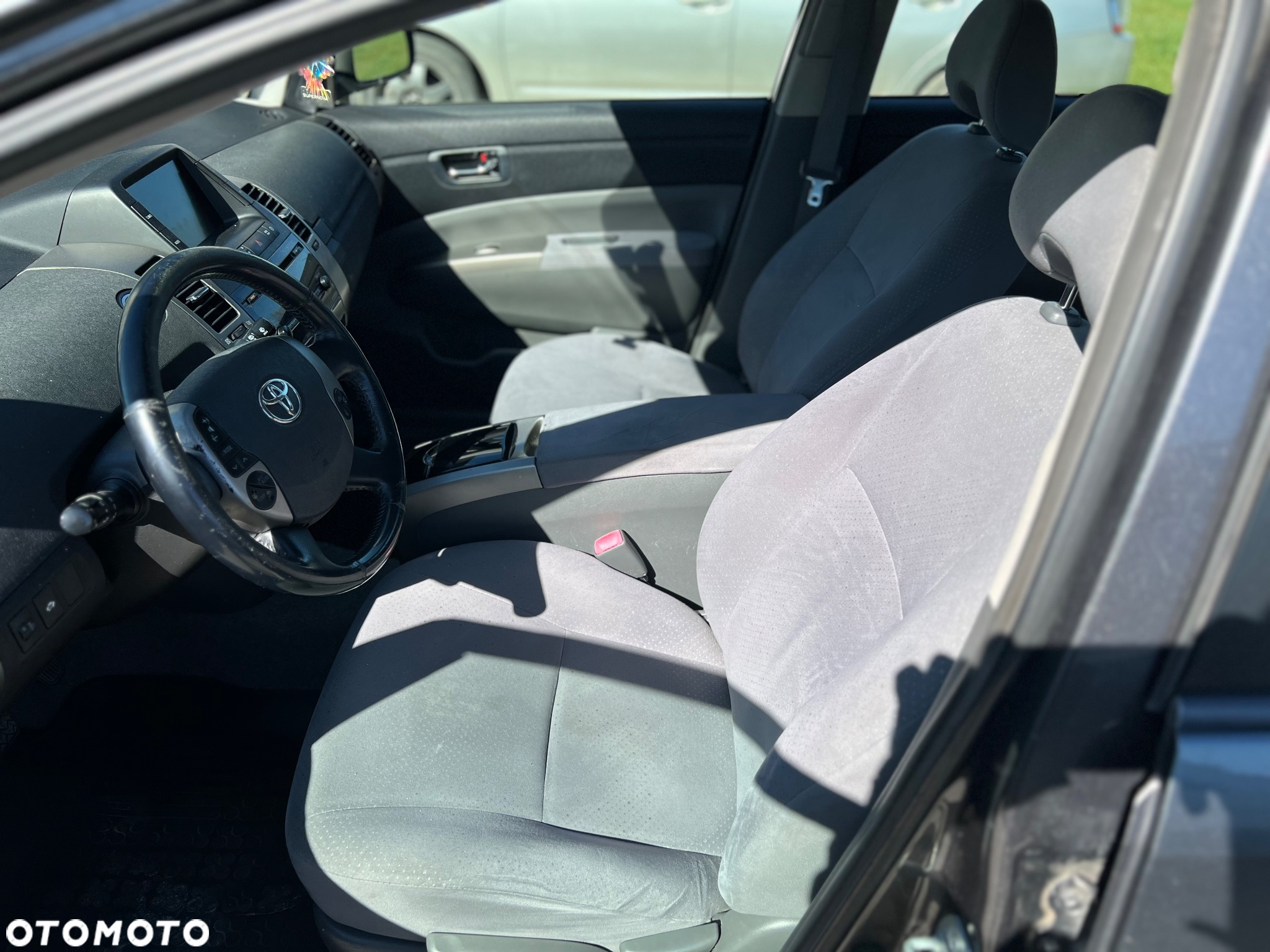 Toyota Prius (Hybrid) Executive - 7