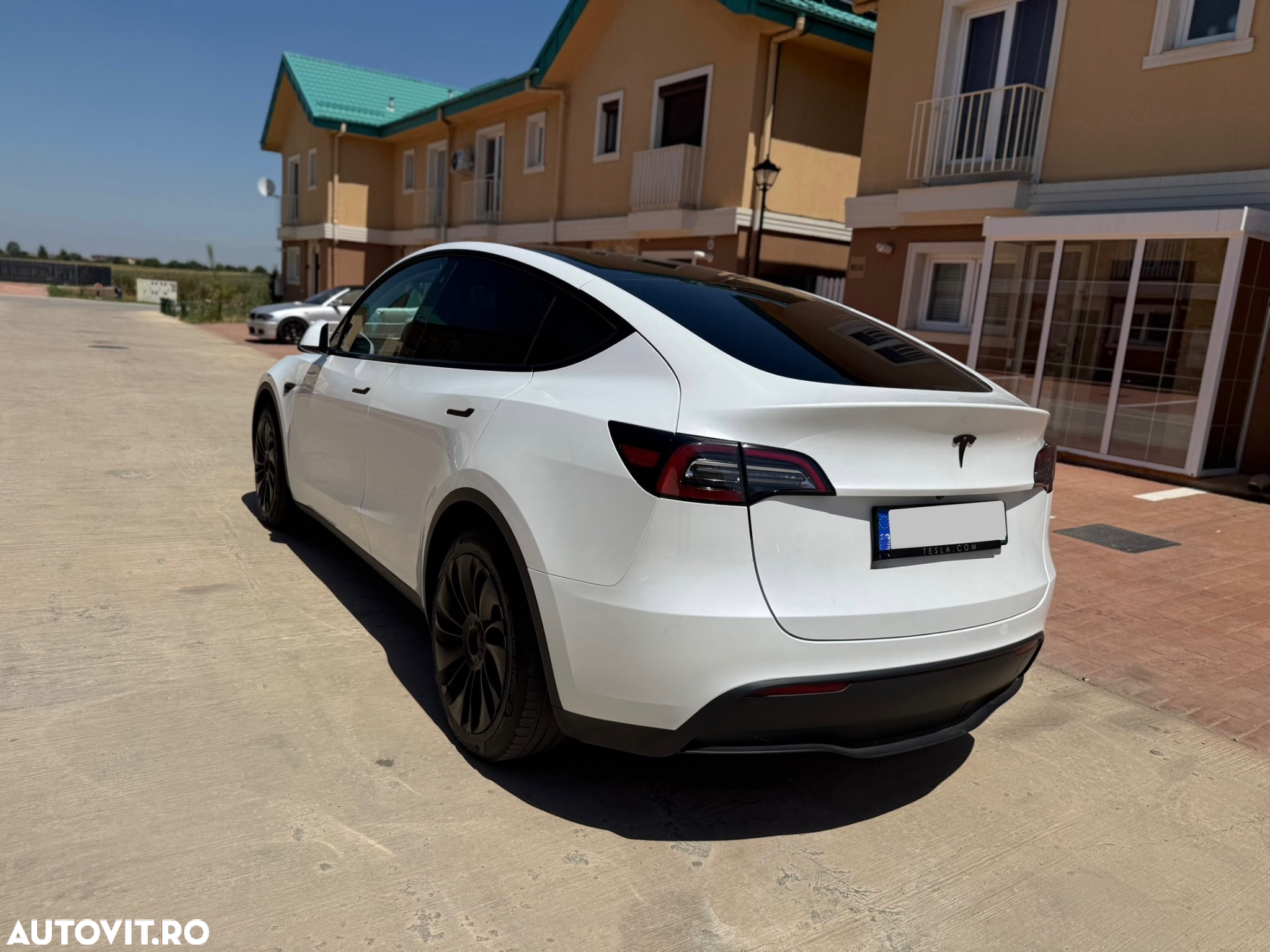 Tesla Model Y RWD - 5