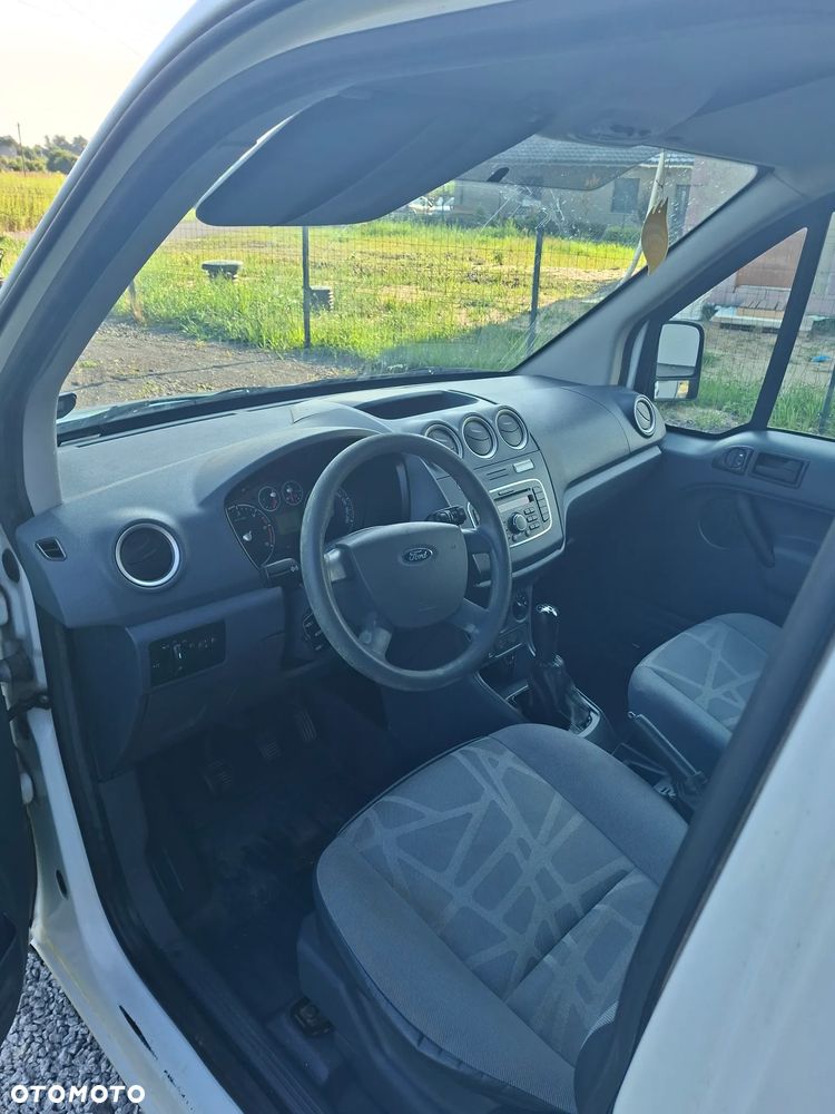Ford Transit Connect - 23