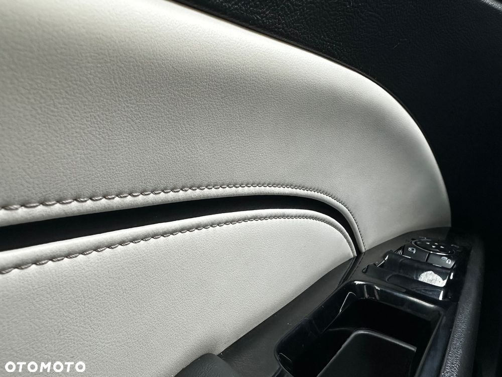 Ford Mondeo Vignale 2.0 EcoBoost - 23