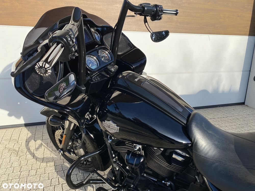 Harley-Davidson Touring Road Glide - 12