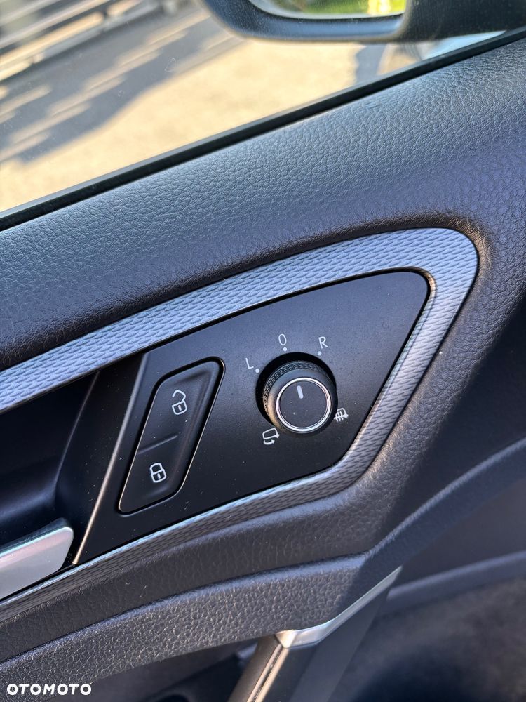 Volkswagen Golf 1.4 TSI BlueMotion Technology DSG Lounge - 27