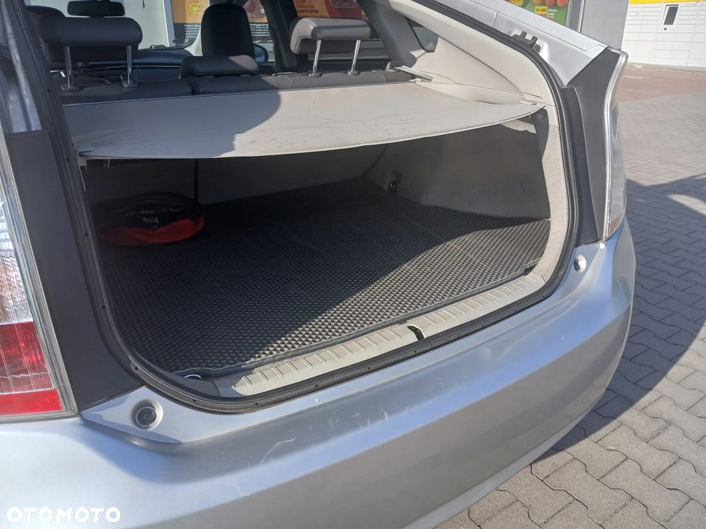 Toyota Prius (Hybrid) Executive - 15