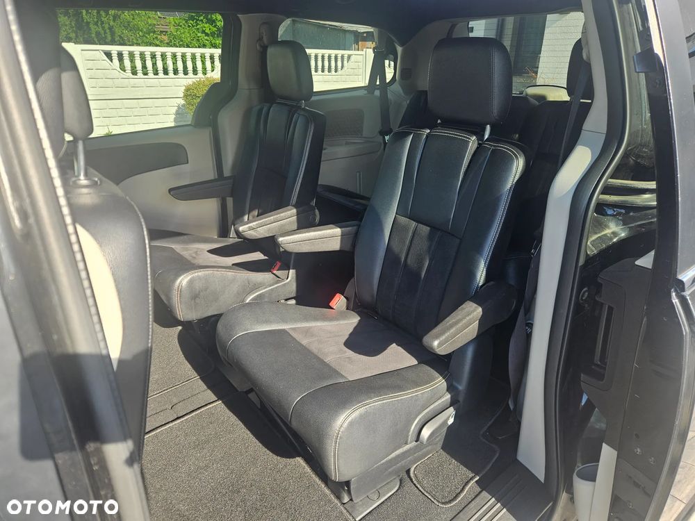 Dodge Grand Caravan 3.6 R/T - 10