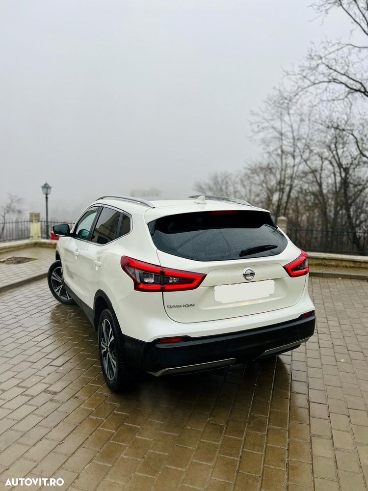 Nissan Qashqai 1.2 DIG-T Xtronic TEKNA+ - 4