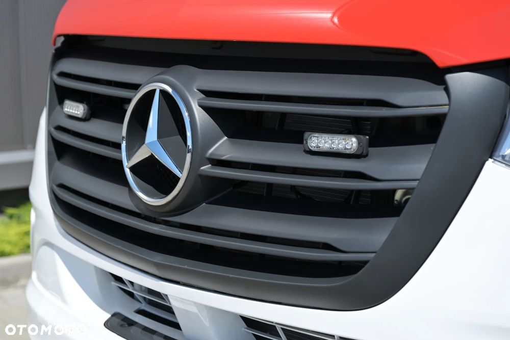 Mercedes-Benz Sprinter - 13