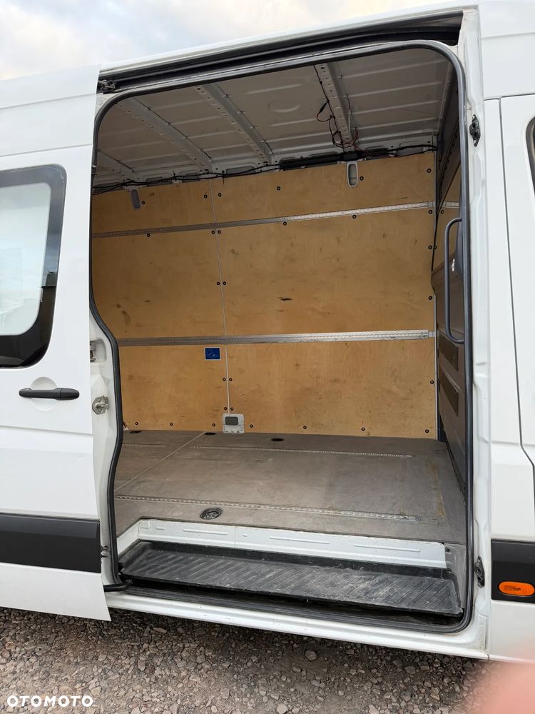 Mercedes-Benz Sprinter - 16