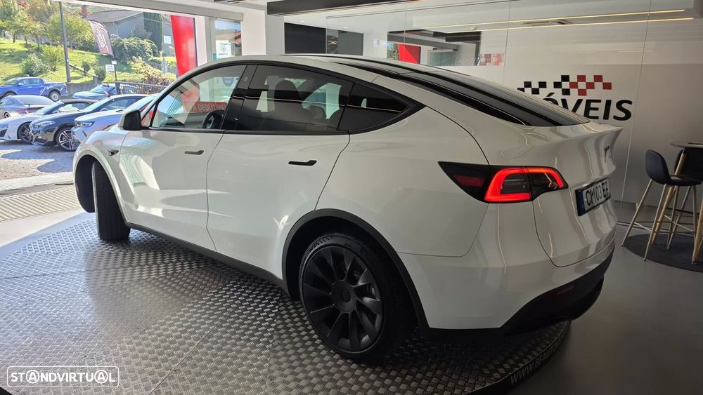 Tesla Model Y Long Range Dual Motor AWD - 21
