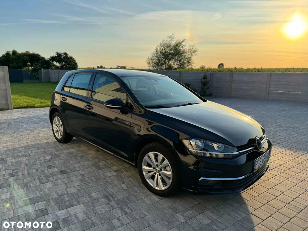 Volkswagen Golf - 1