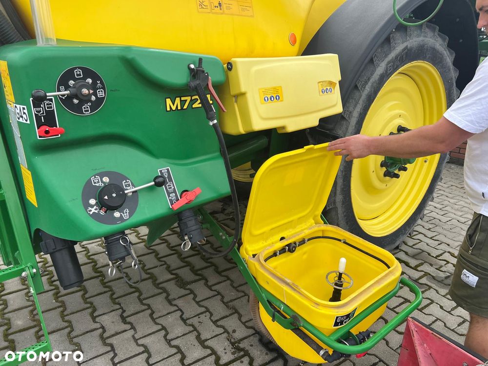 John Deere M724 - 3