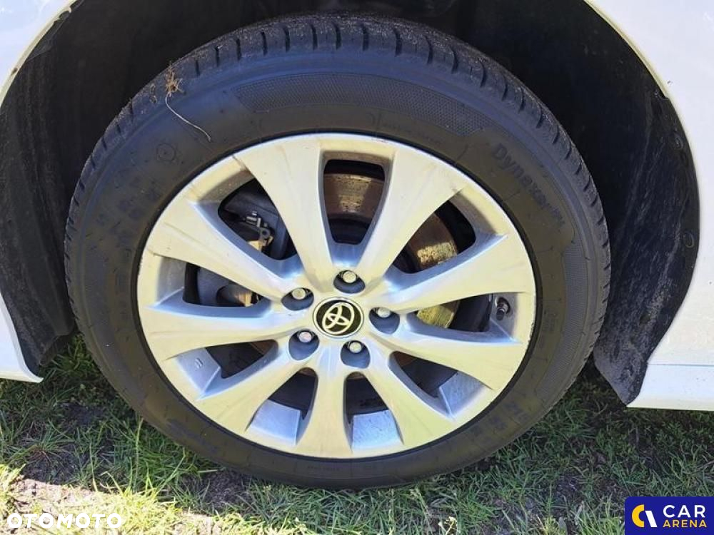 Toyota Camry - 12