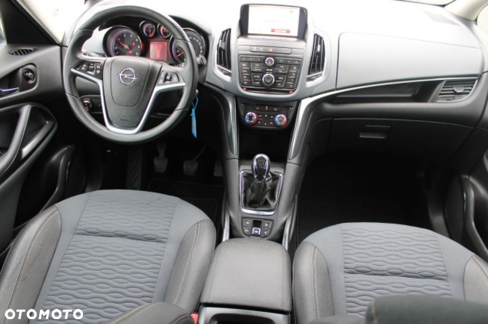 Opel Zafira - 17