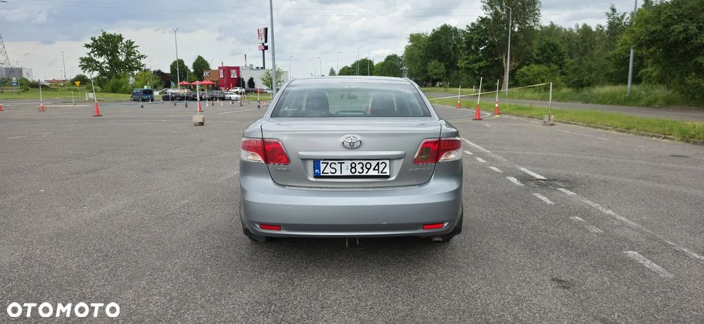 Toyota Avensis 2.0 D-4D - 5