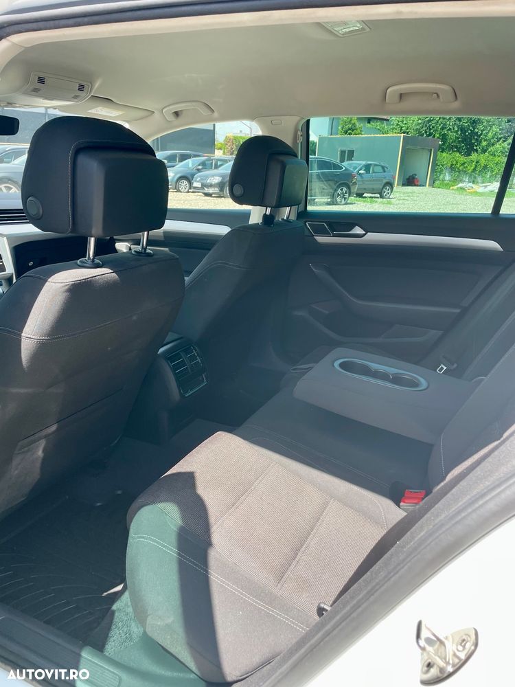 Volkswagen Passat 1.6 TDI SCR DSG Comfortline - 6