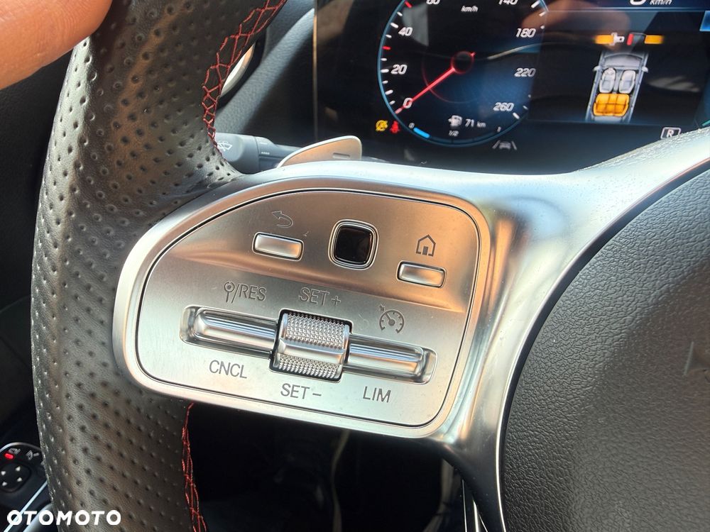 Mercedes-Benz GLA 200 d AMG Line - 37