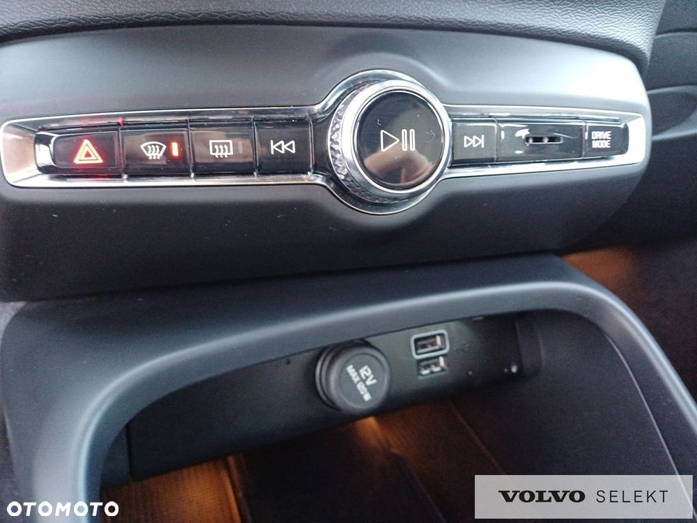 Volvo XC 40 - 25